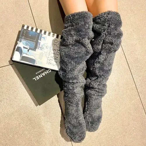 CozyKnee™ – Flauschige Overknee-Wintersocken