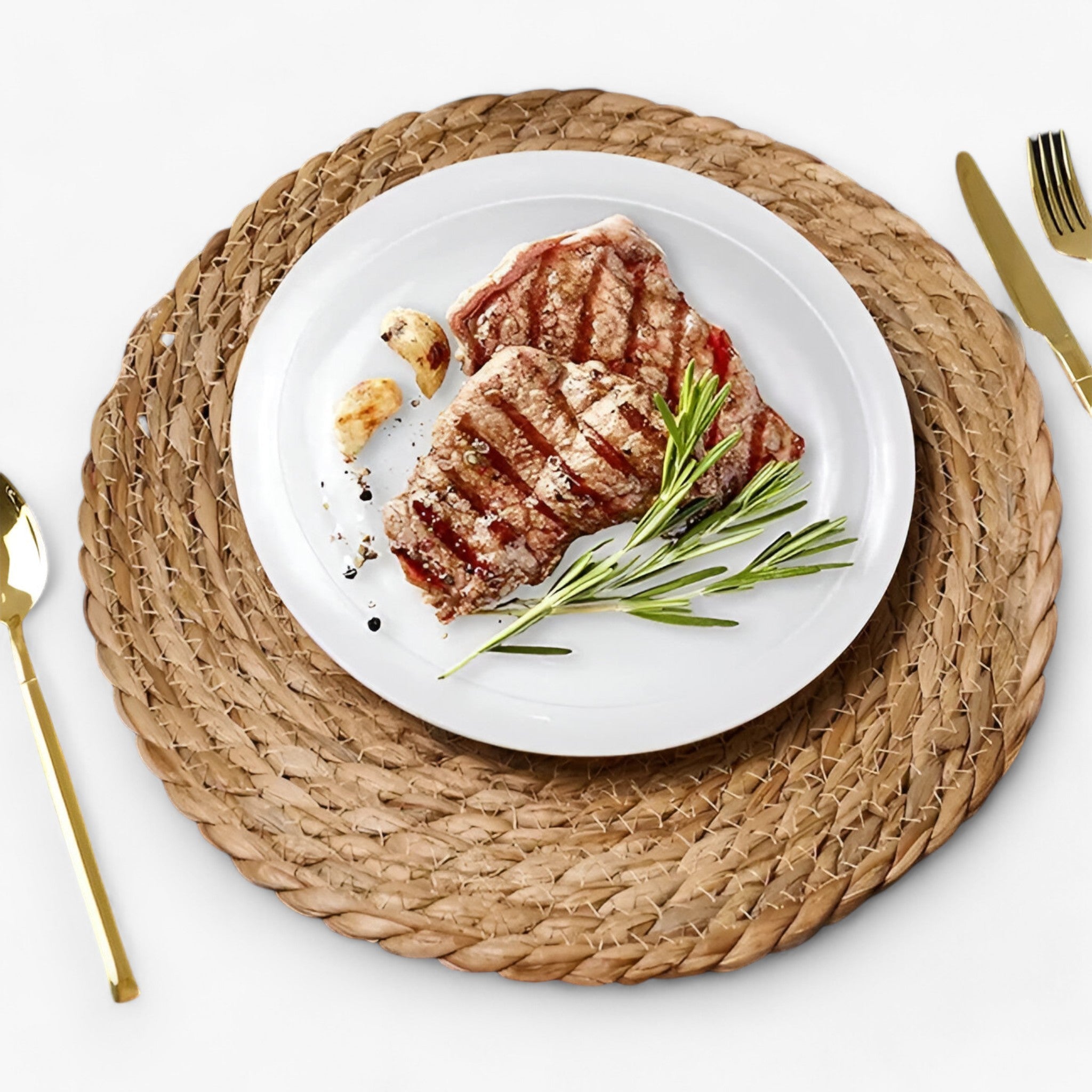 RattanGlow™ | Hitzebeständiger Tischschutz