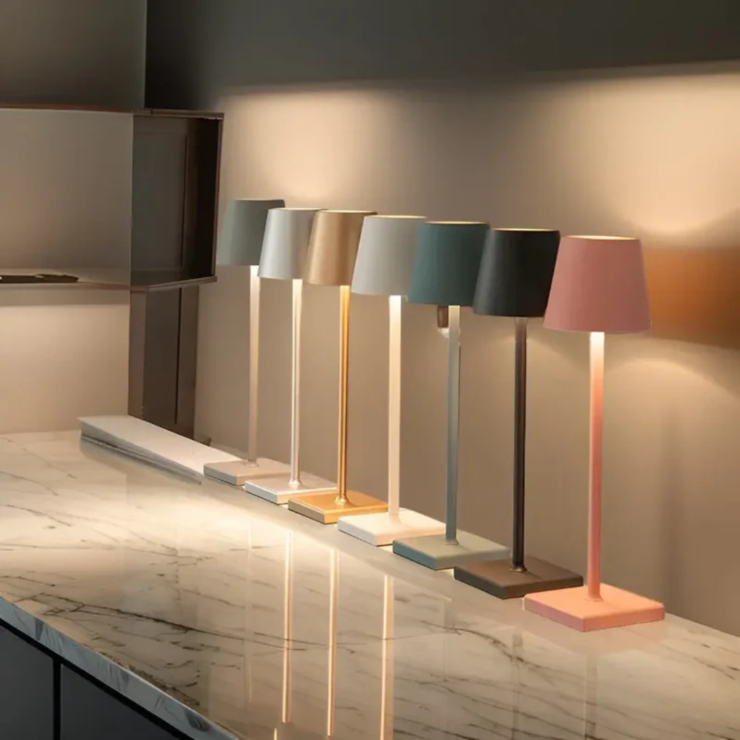 LumiGlow™ | Moderne multifunktionale wiederaufladbare LED-Tischlampe |