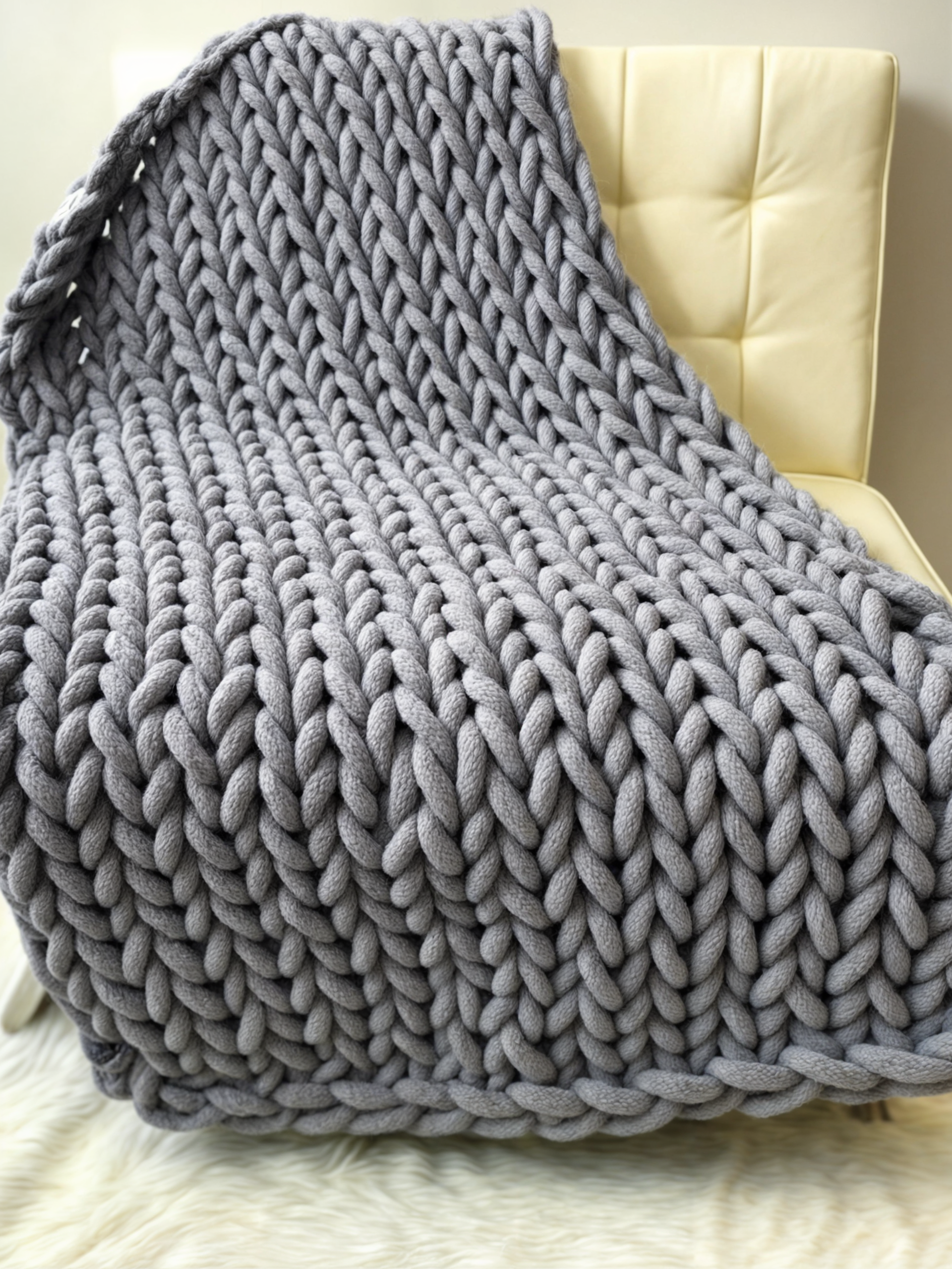 CozyKnit™ – Handgefertigte, grob gestrickte Decke
