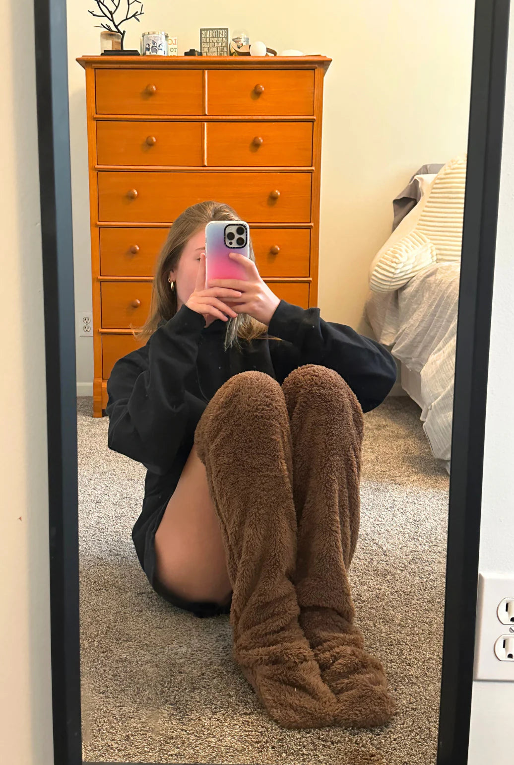 CozyKnee™ – Flauschige Overknee-Wintersocken